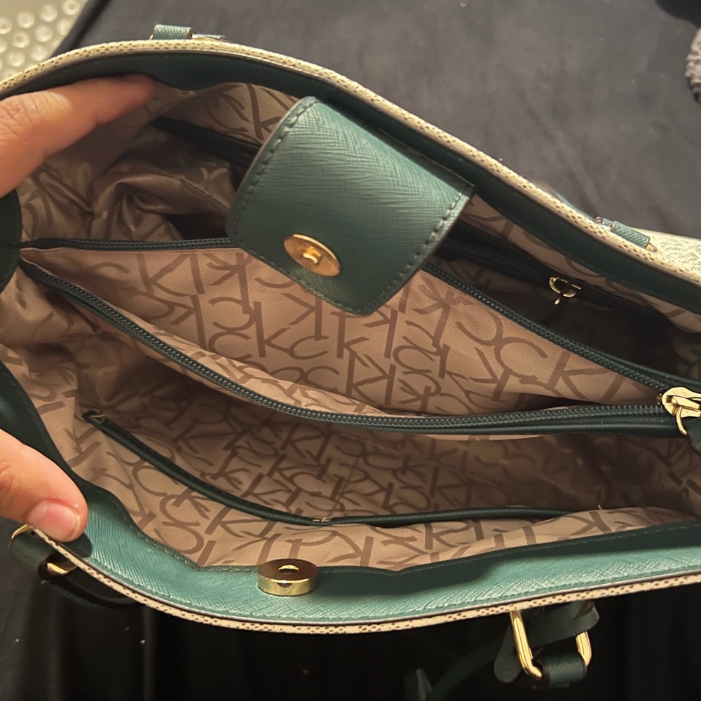 CALVIN KLEIN TOTE SATCHEL BAG